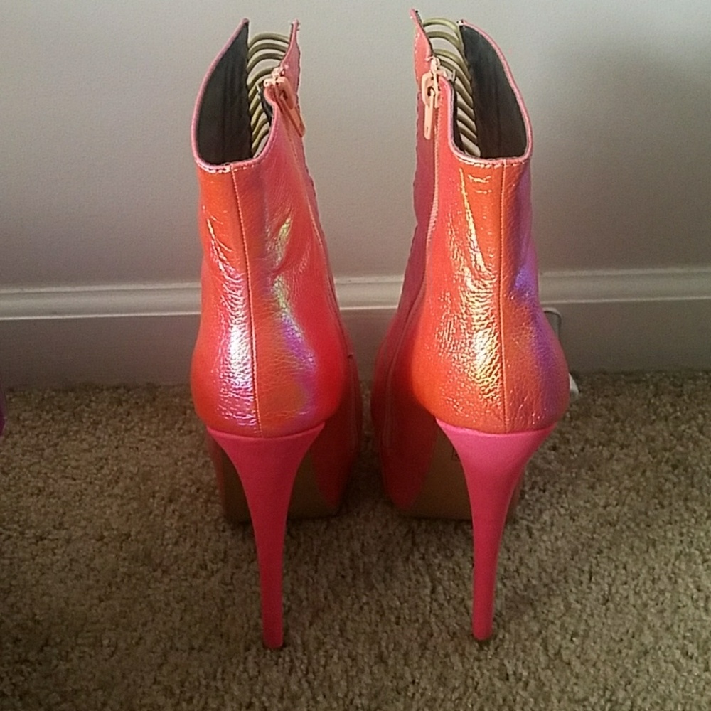 Pumps - Picture 3 of 3